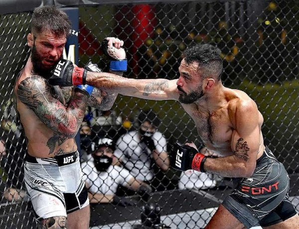 Rob Font vs Jose Aldo