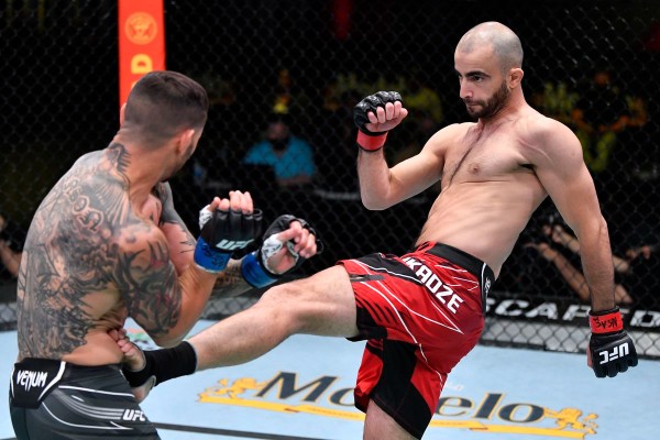 pronostici ufc Chikadze vs Kattar